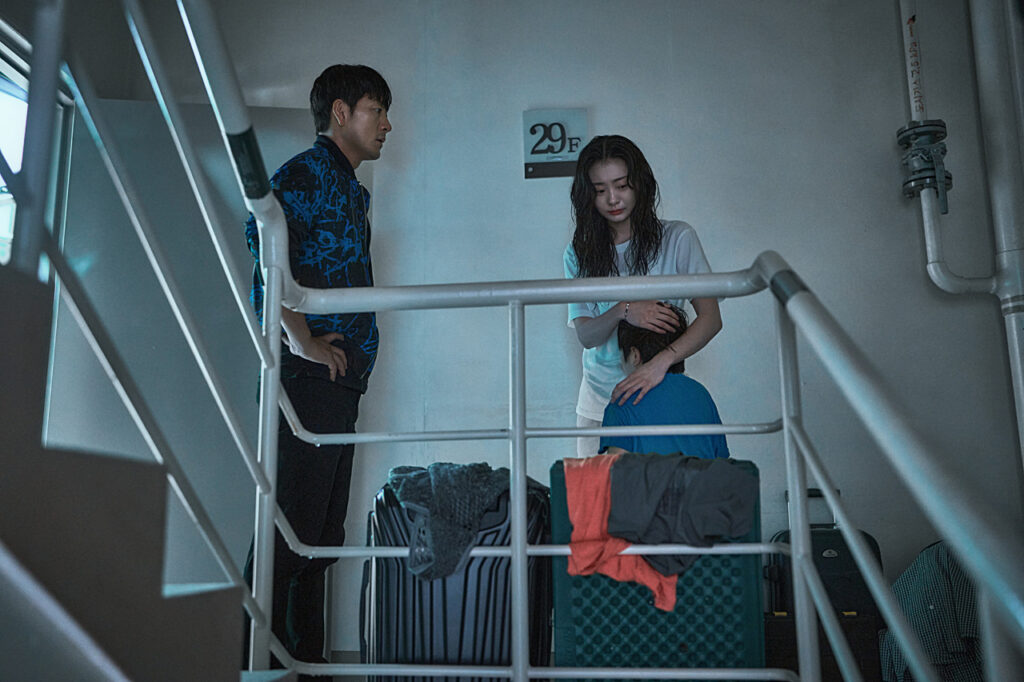 Snapshot of Park Da-Mi in Netflix Korea's movie The Great Flood